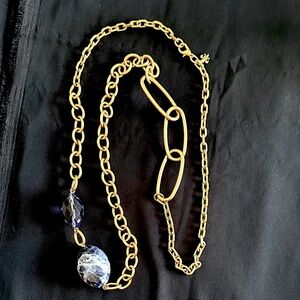 Goldtone & acrylic beads EUC necklace. Long link paper clip style w/ large beads